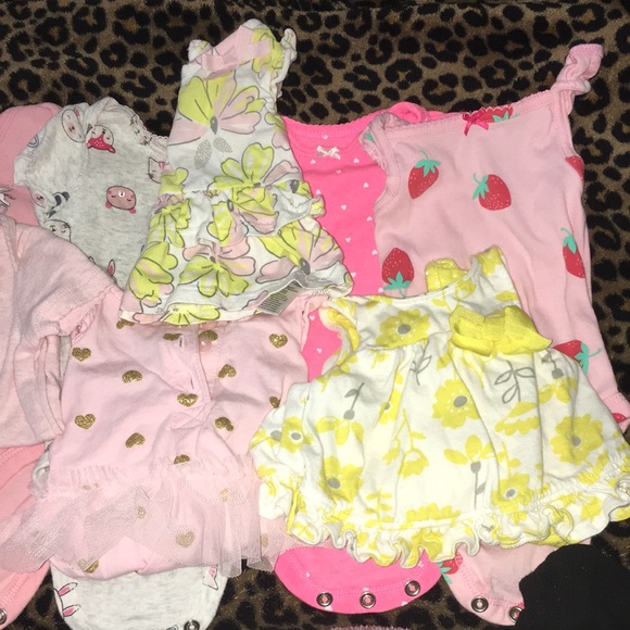 Lot of 8 babygirl tops newborn - Picture 4 of 4